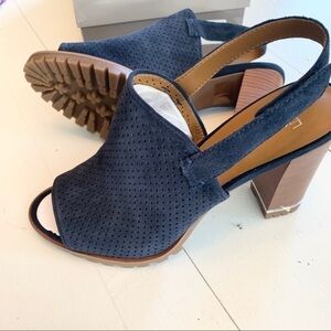 𝅺FRANCO SARTO Navy Blue Suede Leather Perforated Upper Lug Sole 10 Medium NEW
